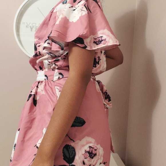 Pink floral romper - Picture 2 of 3